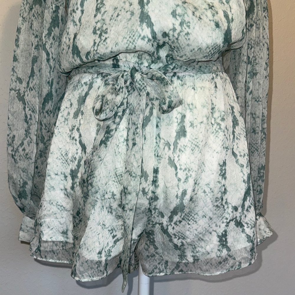TCEC Green and White Snake Print Vacation Coastal Romper Size S - Picture 3 of 11